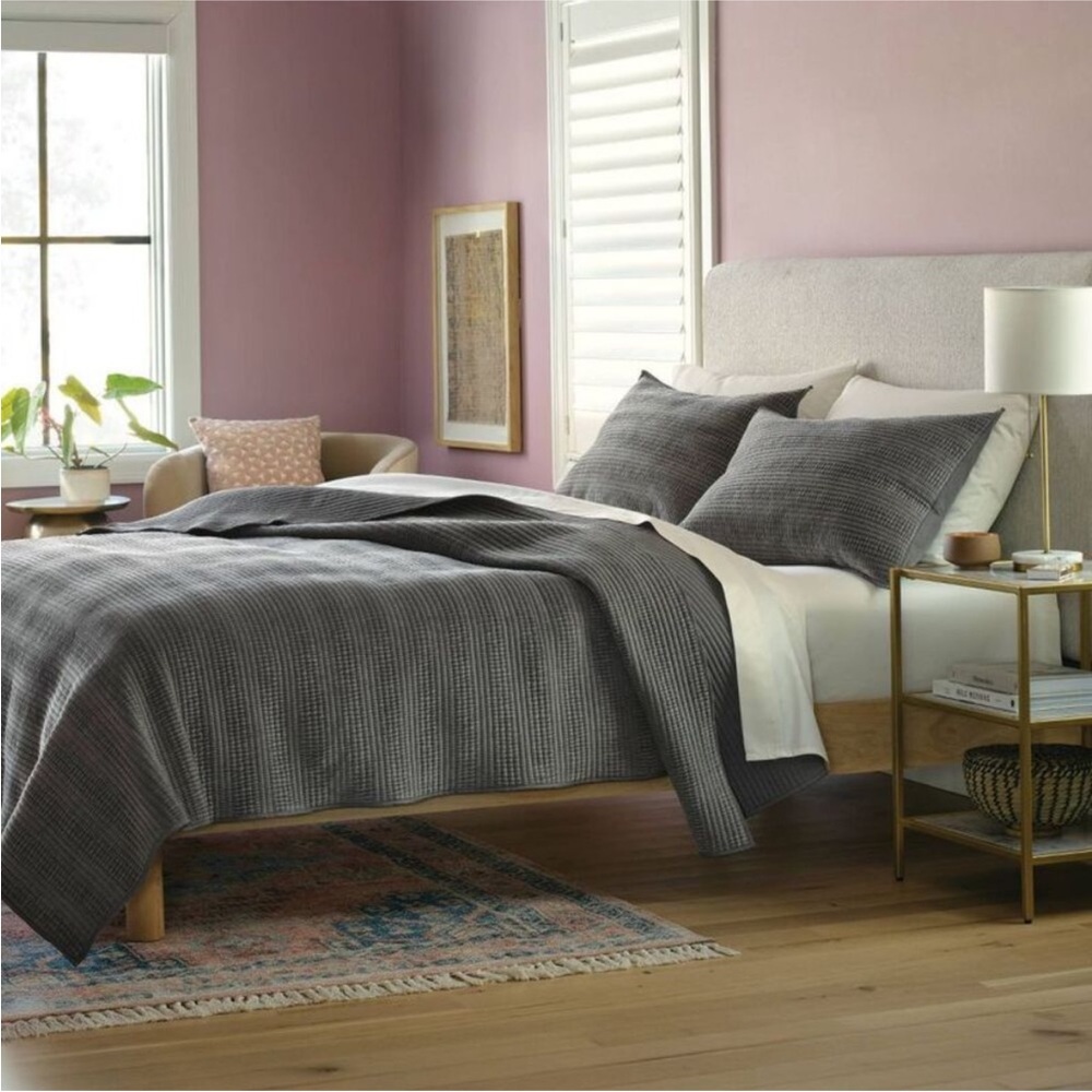 THRESHOLD NWT ruched velvet quilt -gray -king